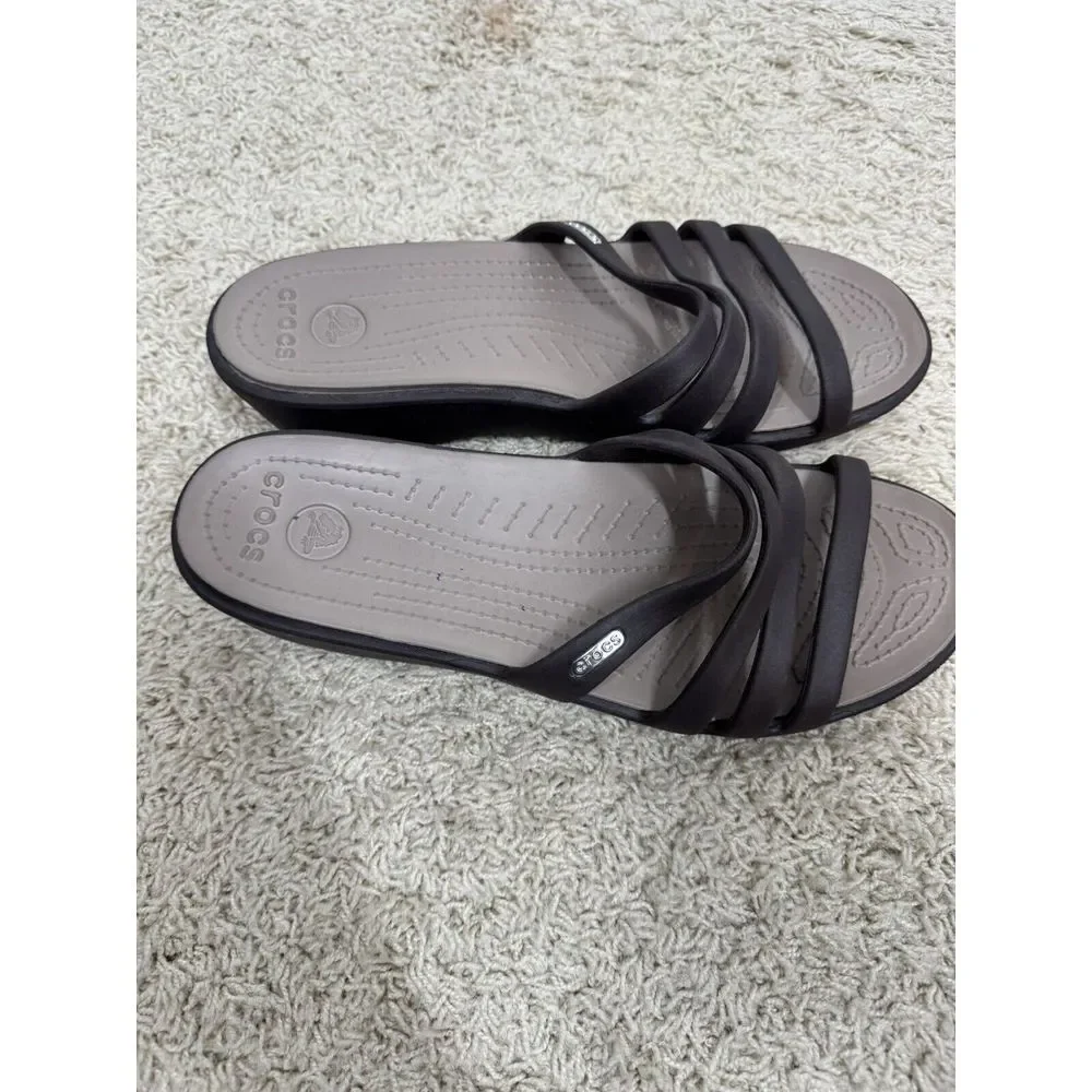 CROCS there small